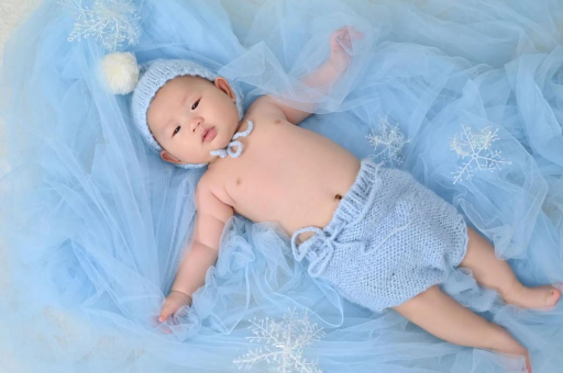 白山宝宝几个月会认人 白山宝宝几个月会认人